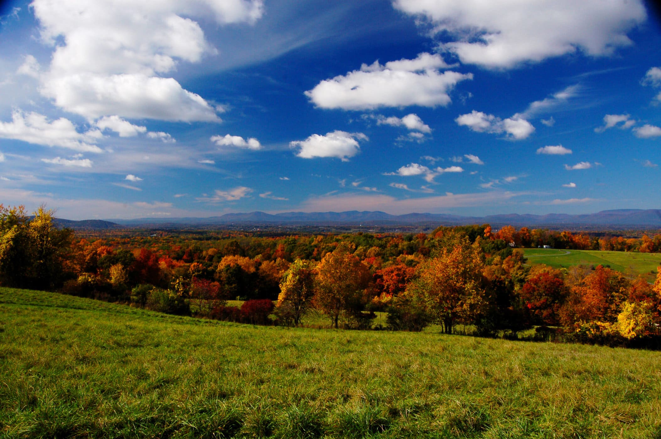 A fall panoramic view at Burger Hill.