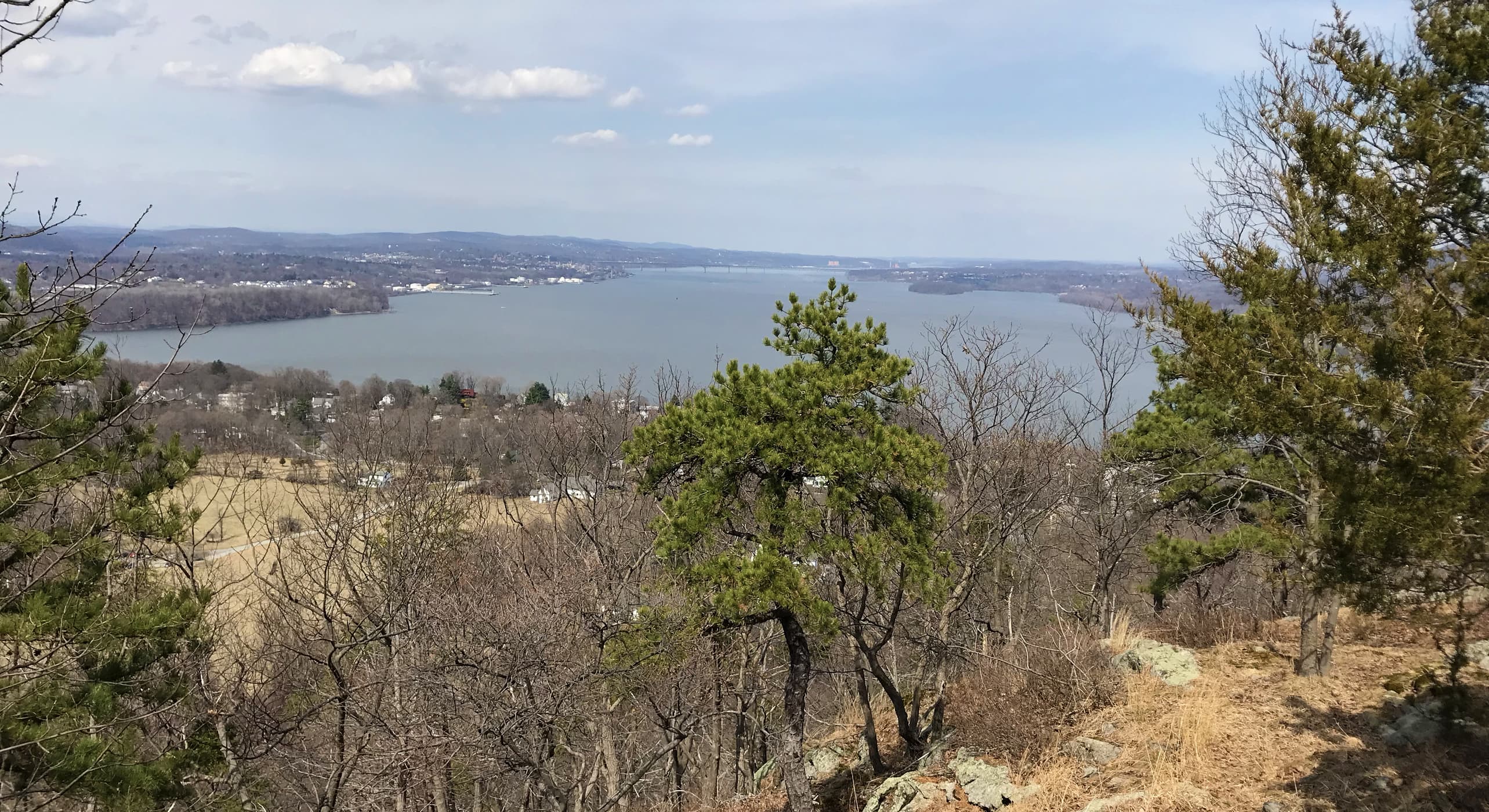 Esty & Hellie Stowell Trailhead at Storm King Mountain