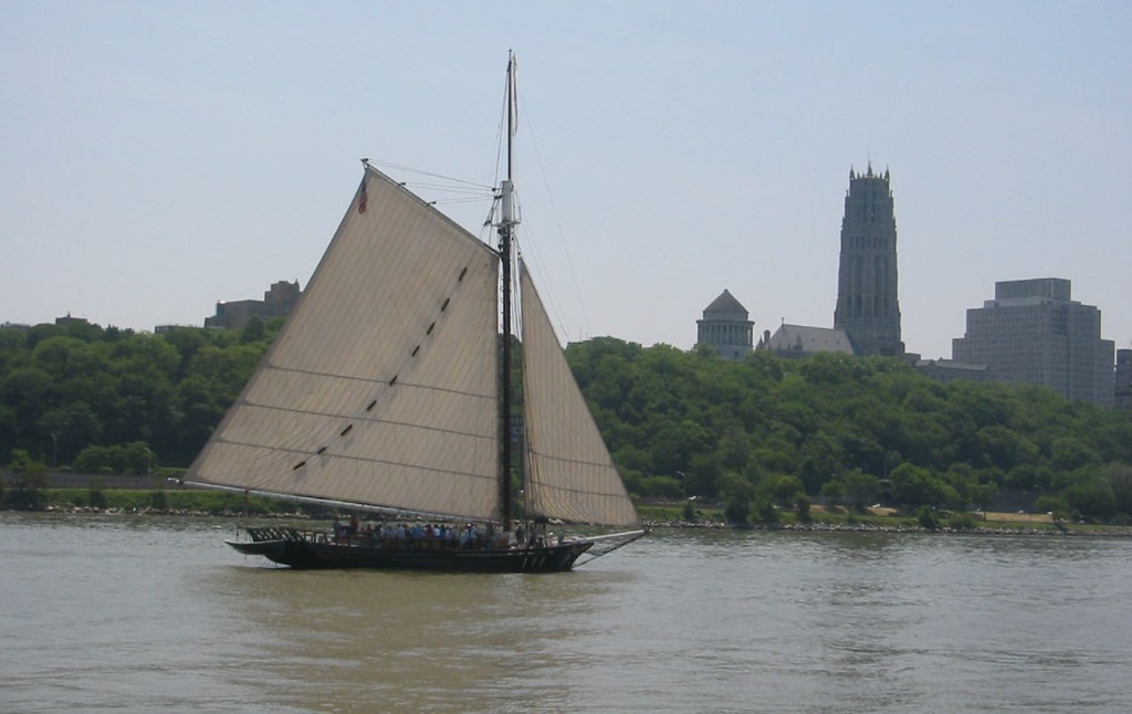 Sloop Clearwater off Manhattan