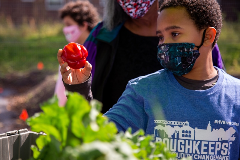 Harvest Fest ribbons cutting and celebration at Pershing Avenue Neighborhood Farm + Gardens (Photo: Karen Pearson)