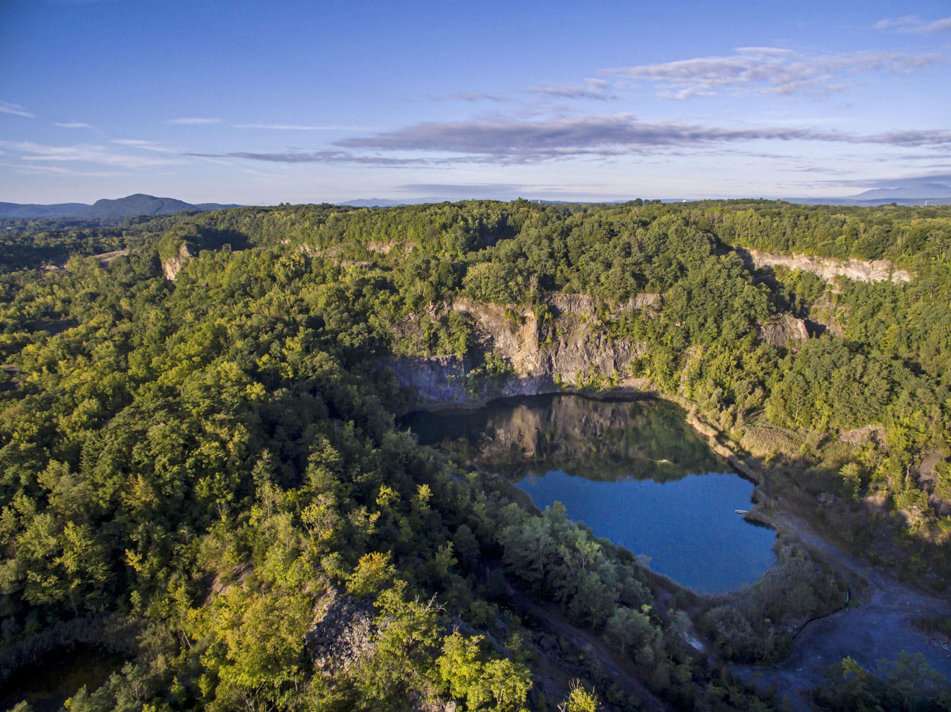 Sojourner Truth State Park contains dramatic natural features, including cliffs and woods. (Photo: Robert Rodriguez, Jr. / Courtesy of www.scenichudson.org)