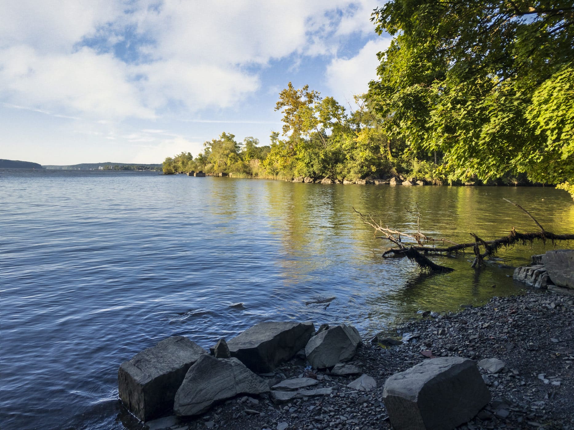 Beautiful river vistas can be seen throughout the park. (Photo: Robert Rodriguez, Jr. / Courtesy of www.scenichudson.org)